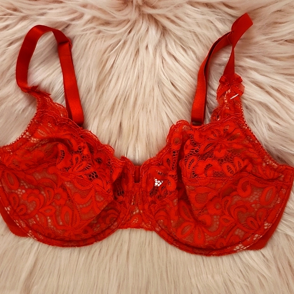 PRE-LOVED WACOAL UNLINED FLORAL LACE BRA- 34DD